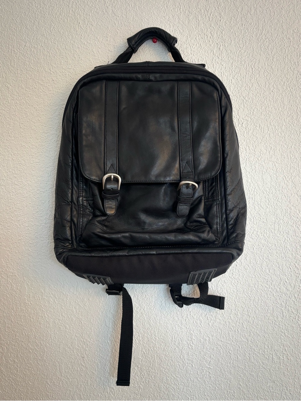 Vintage Black Leather Men's Backpack - Timeless Urban Style